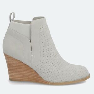NWOB DV BY DOLCE VITA Gerdy Bootie 8.5 | Grey Women's Wedge Ankle Booties